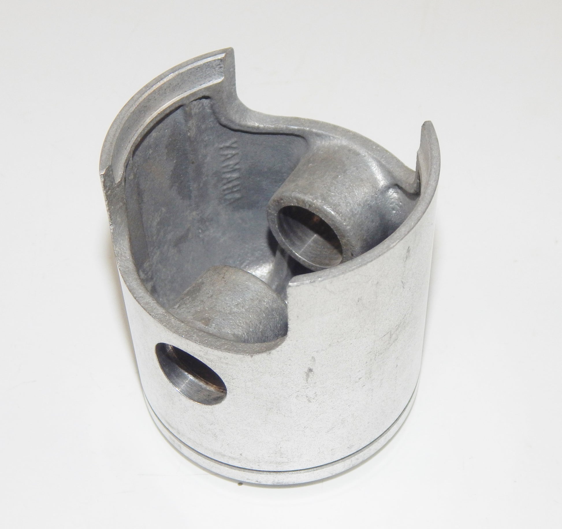 OEM 1975 YAMAHA SNOWMOBILE GPX338 GPX433 PISTON 68 mm VINTAGE - MotoRaider