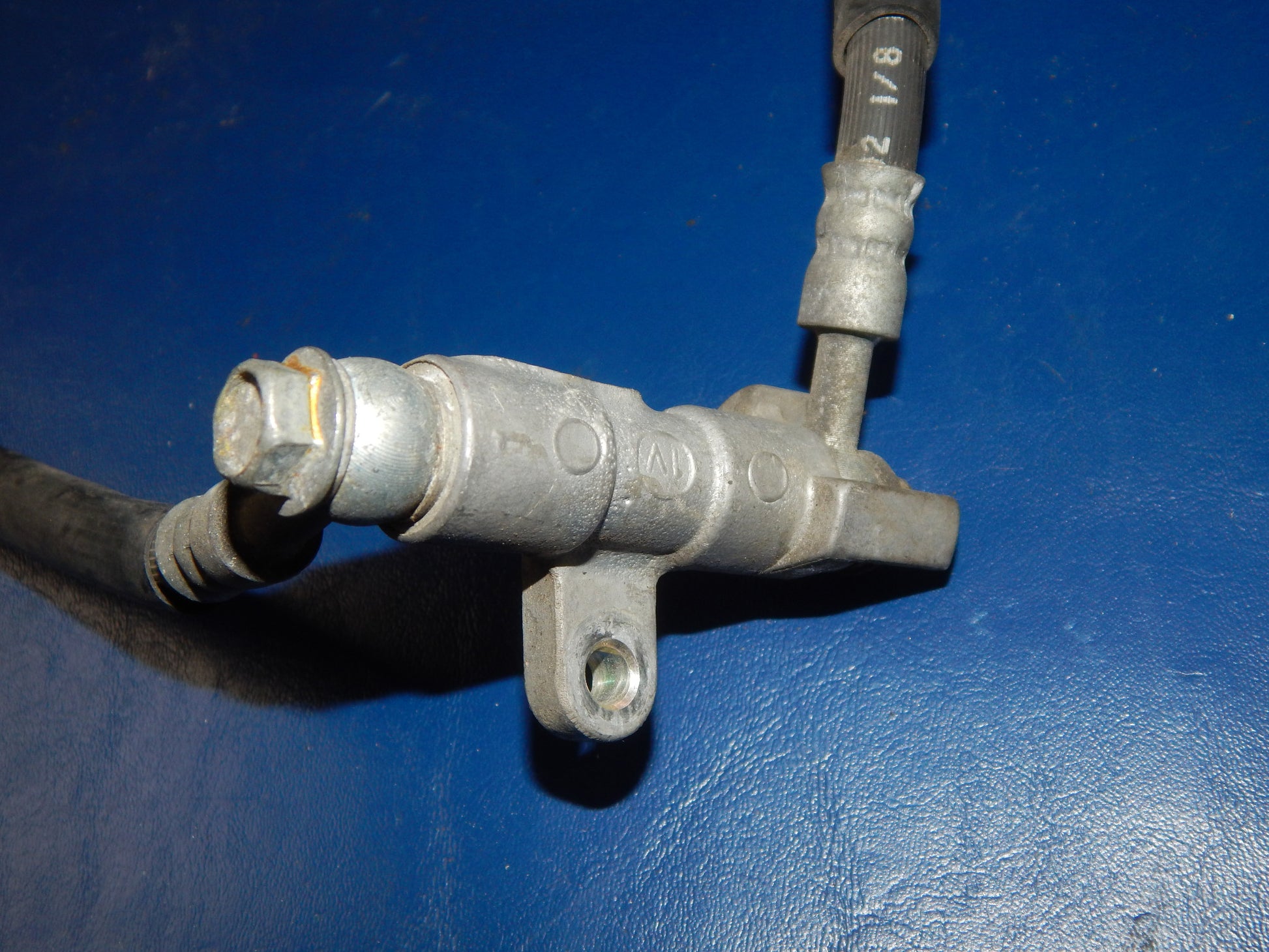 1993 SUZUKI BANDIT GSF 400 FRONT WHEEL HYDRAULIC BRAKE PIPE LINE HOSE TUBE JAPAN - MotoRaider