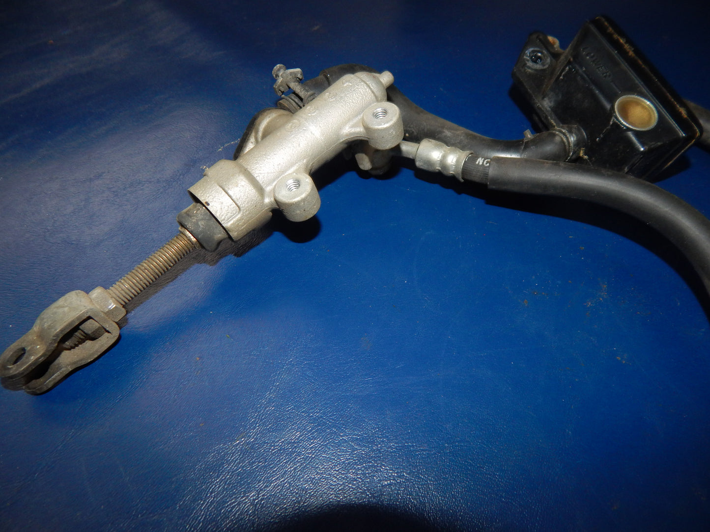 1993 SUZUKI BANDIT GSF 400 REAR WHEEL BRAKE MASTER CYLINDER VINTAGE JAPAN - MotoRaider
