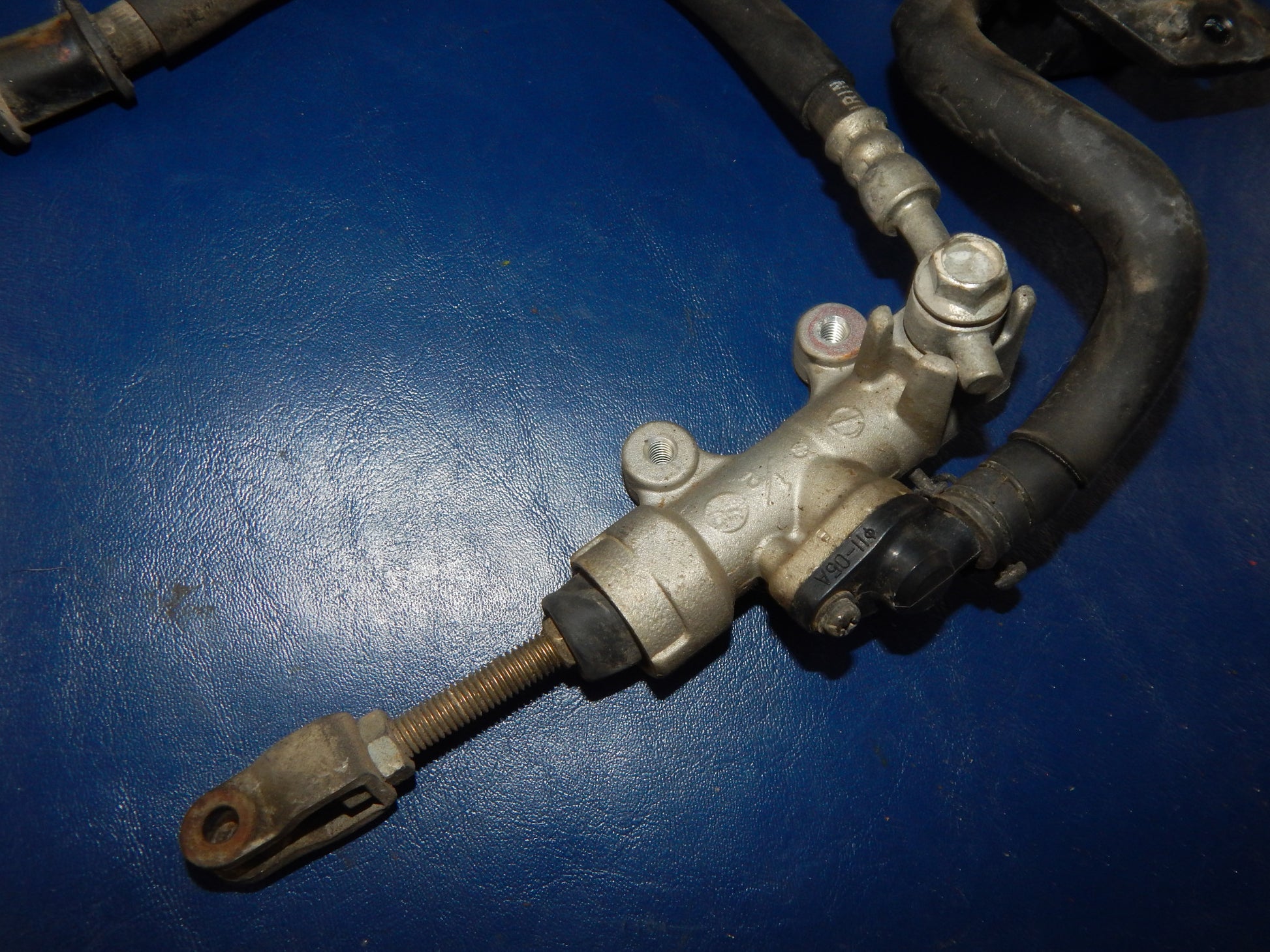 1993 SUZUKI BANDIT GSF 400 REAR WHEEL BRAKE MASTER CYLINDER VINTAGE JAPAN - MotoRaider