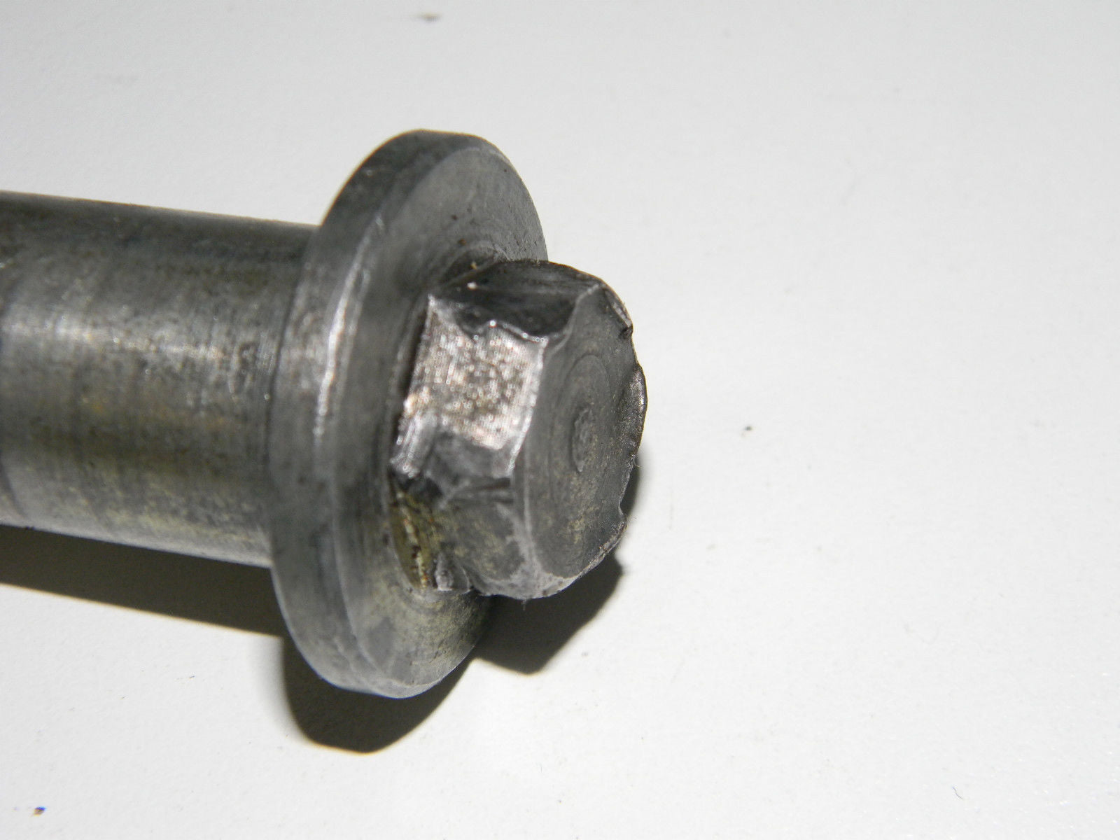 1976 - 79 Kawasaki KZ1000 MOTOR OIL FILTER HOUSING KZ 1000 KZ900 900 Z1 crank - MotoRaider