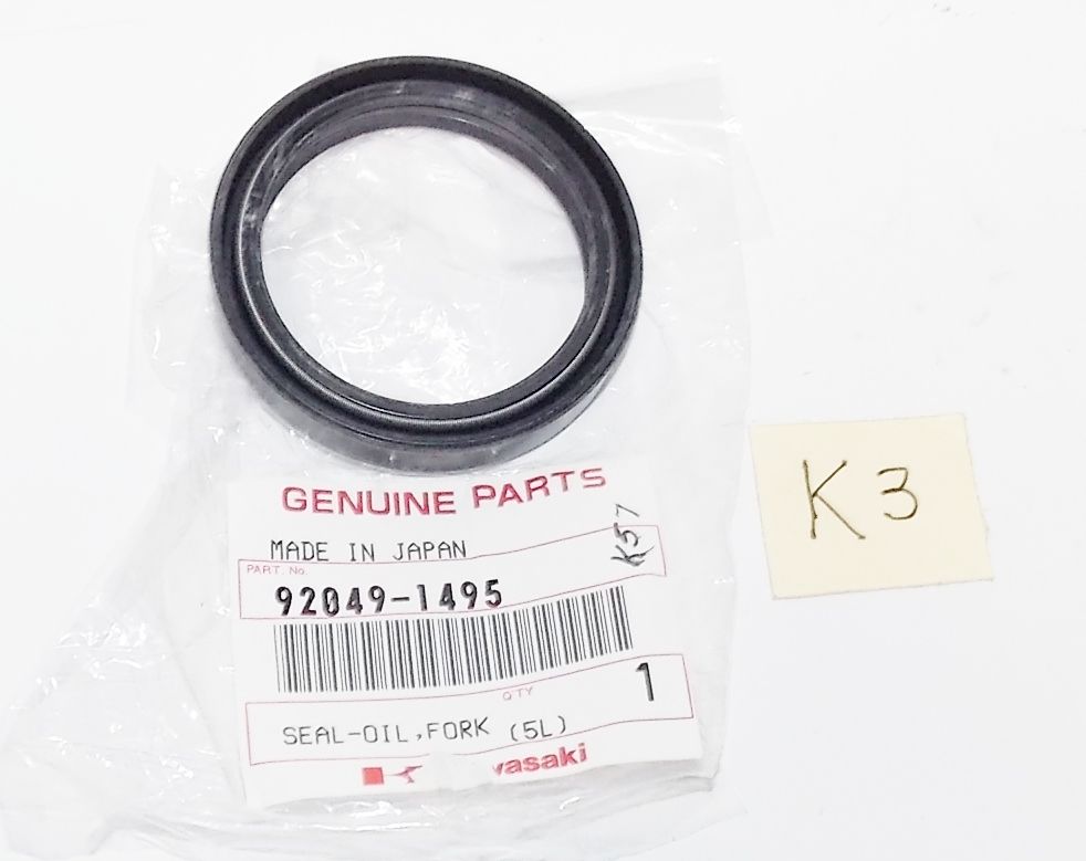 NOS OEM NEW KAWASAKI 1998 1999 ZX600 ZX900 FRONT FORK OUTER OIL SEAL 92049-1495 - MotoRaider