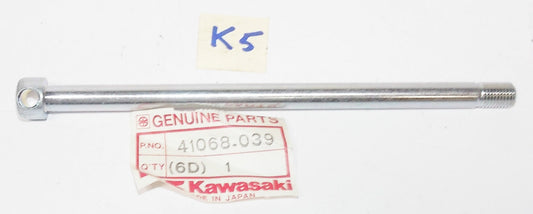 KAWASAKI 1967 1994 C2SS GT3R MC1 KD80 KH100 KE100 FRONT WHEEL HUB AXLE 41068-039 - MotoRaider