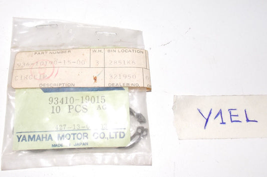 NOS OEM YAMAHA 1974 1975 1976 1978 DT250 XT500 IT250 DT360  CIRCLIP 93410-19015 - MotoRaider