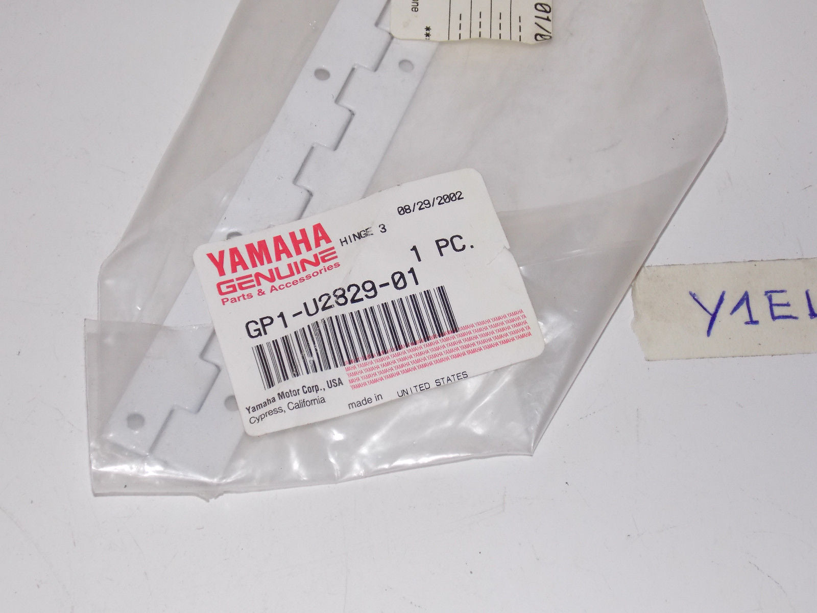 NOS YAMAHA HINGE 3 2000-01 GP1-U2829-01  XR1800 - MotoRaider