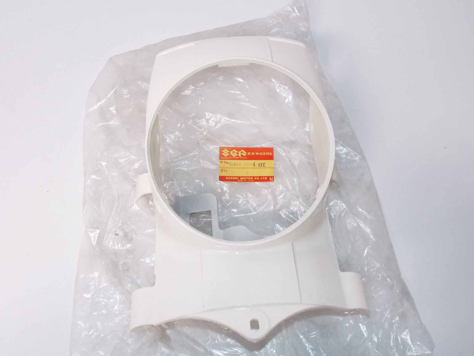 NOS OEM ORIGINAL SUZUKI 1980 1981 TS185 HEADLAMP HOUSING WHITE 51810-48506-13L - MotoRaider