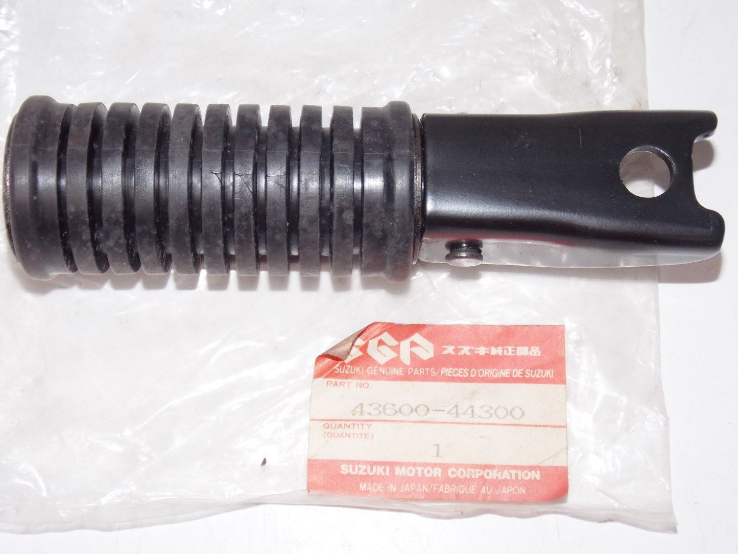 OEM SUZUKI 1980 1981 1982 1983  PILLION FOOTREST GS450 GS300L   43600-44300 - MotoRaider