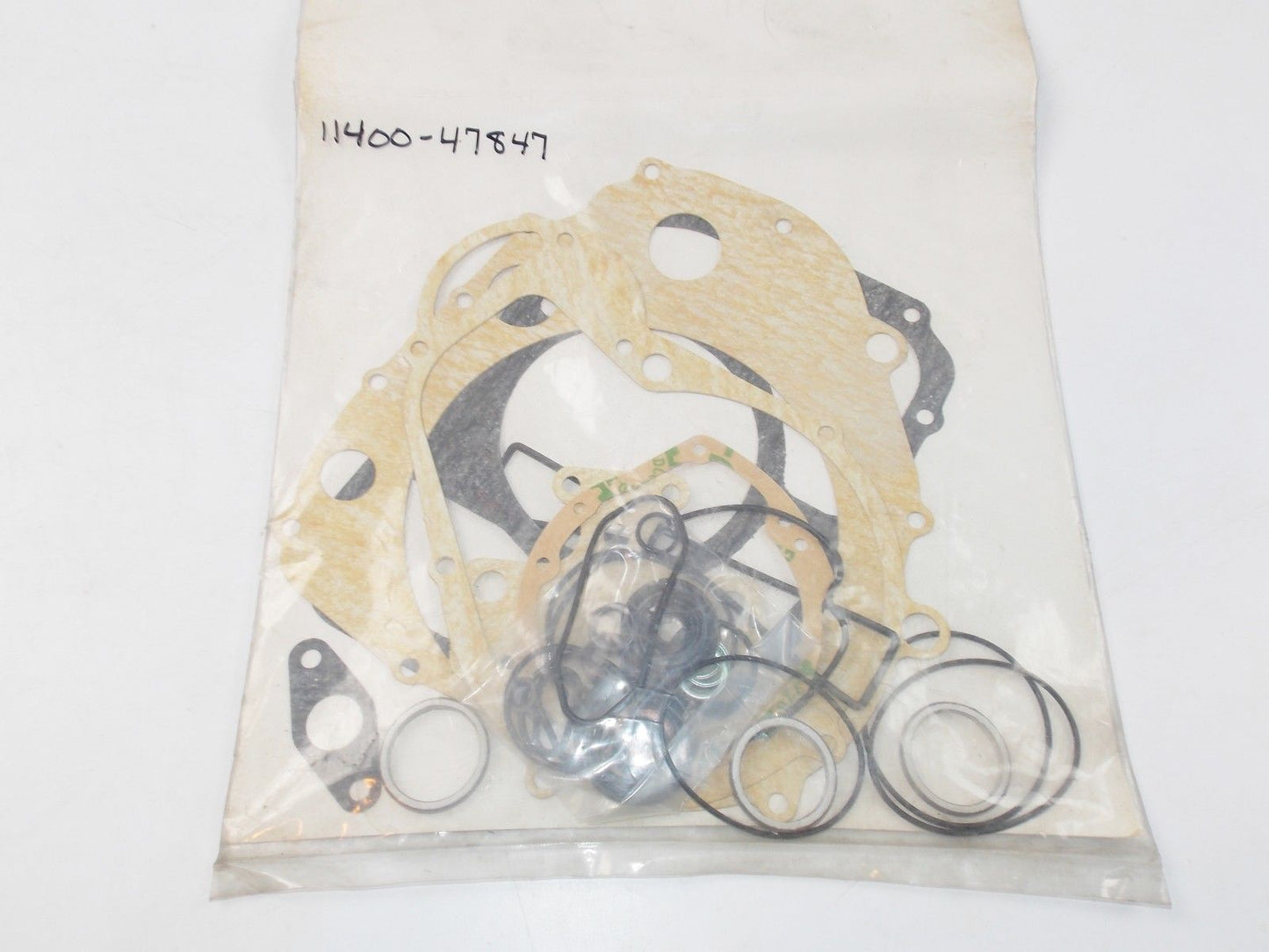 NOS SUZUKI 1999 GASKET SET GS550  11400-47847 - MotoRaider