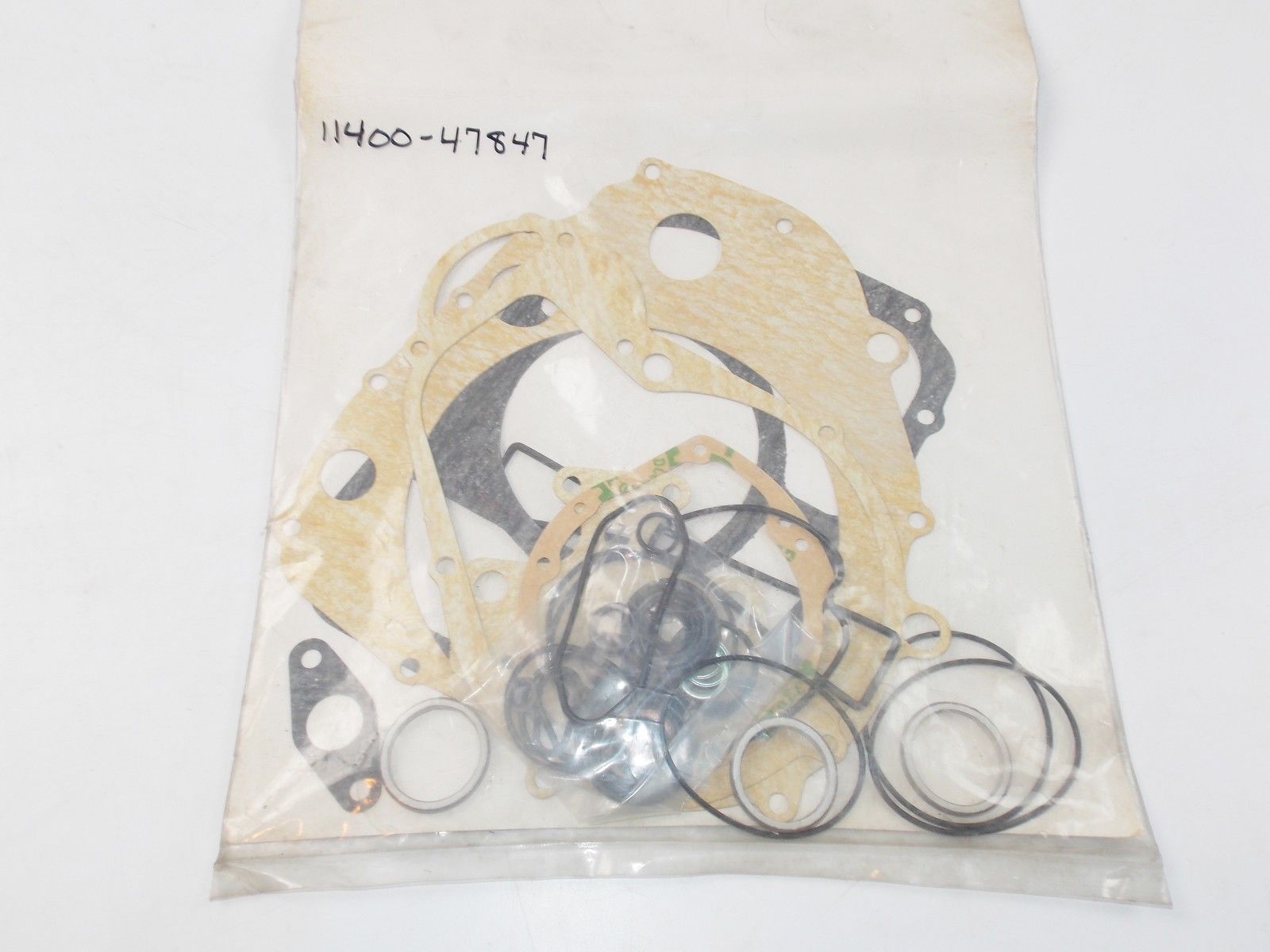 NOS SUZUKI 1999 GASKET SET GS550  11400-47847 - MotoRaider