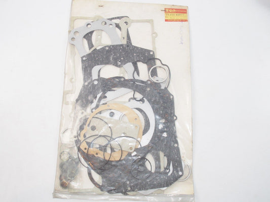 NOS SUZUKI 1982 1983 CYLINDER HEAD COVER SET  GSX750 11400-45890 - MotoRaider