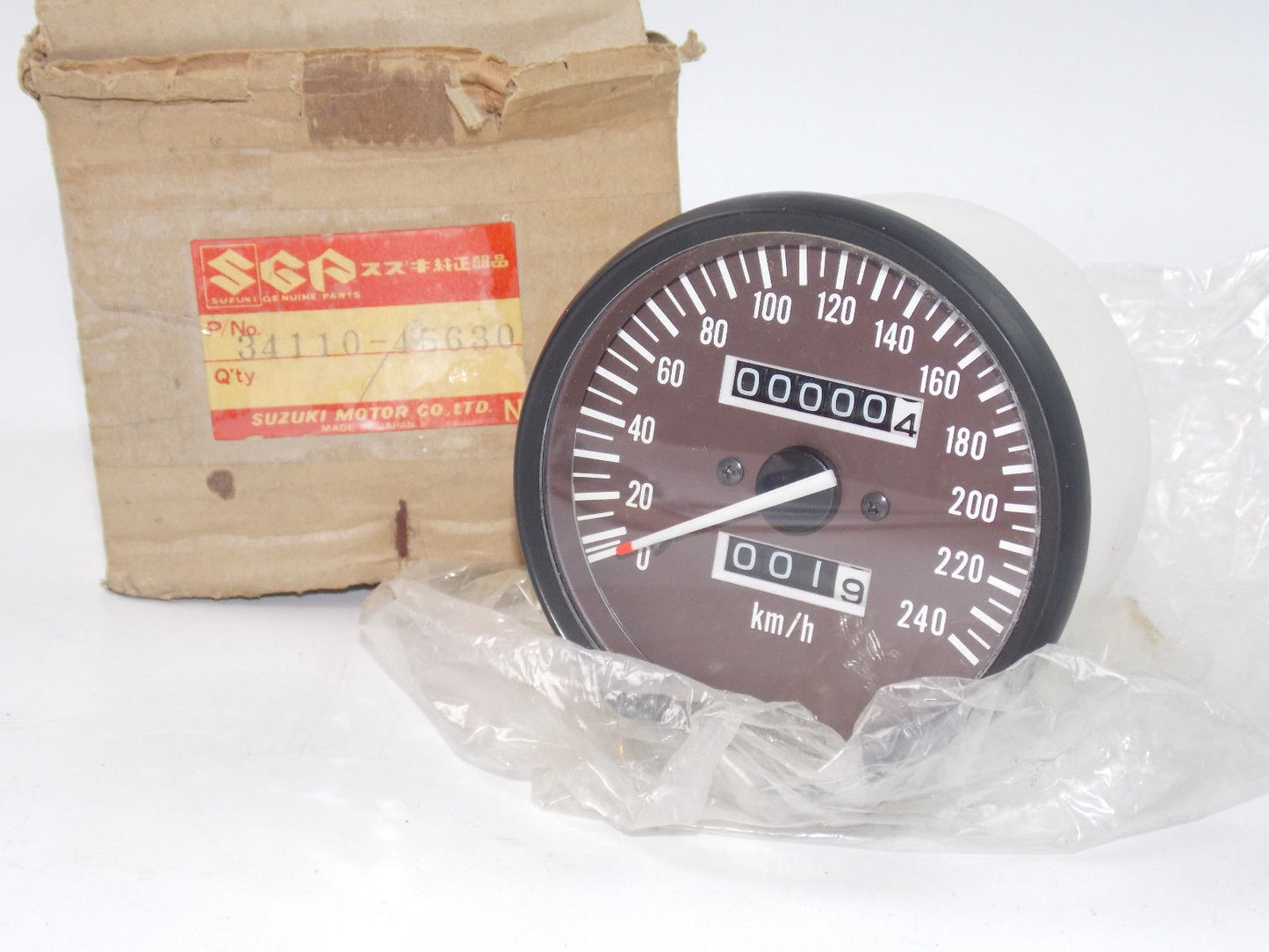 NOS OEM SUZUKI 1982 1983 GS500 SPEEDOMETER SPEEDO IN KILOMETERS 34110-45630 - MotoRaider