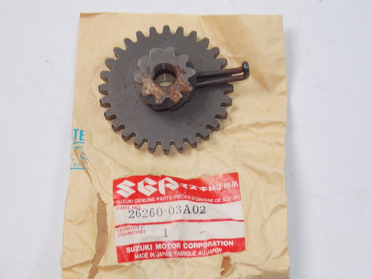 NOS SUZUKI 1985 1991 KICK STARTER GEAR CP50  26260-03A02 - MotoRaider