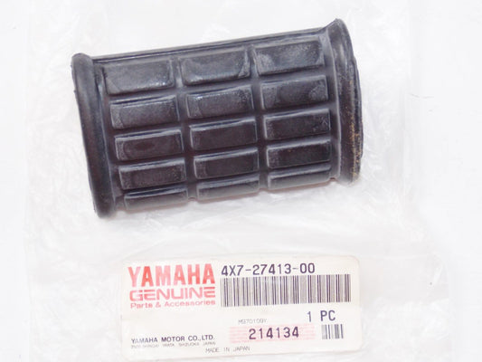 NOS YAMAHA  1981-2013  FOOTREST COVER  XV250 500 750 920   4X7-27413 - MotoRaider