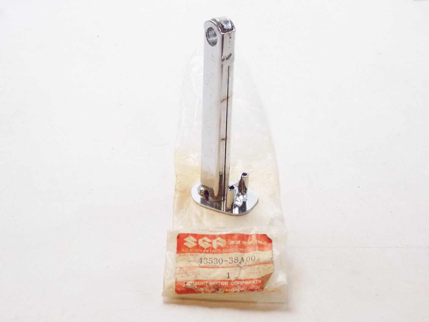 OEM 1985 1986 SUZUKI VS800 VS750 VS700 FOOT REST RIGHT PEG STAND BAR 43530-38A00 - MotoRaider