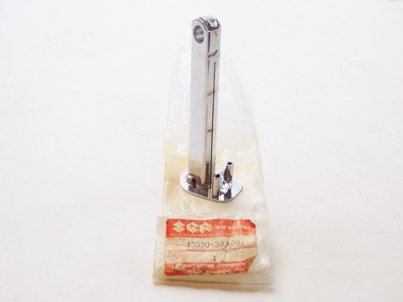 OEM 1985 1986 SUZUKI VS800 VS750 VS700 FOOT REST RIGHT PEG STAND BAR 43530-38A00 - MotoRaider