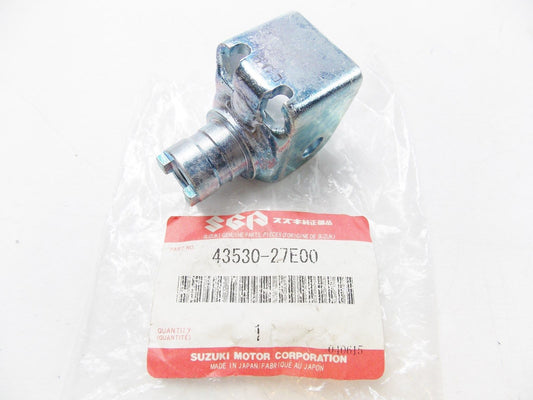 N0S OEM  SUZUKI 1993-2005 FRONT FOOTREST HOLDER GSX-R1100 GSF600  43530-27E00 - MotoRaider