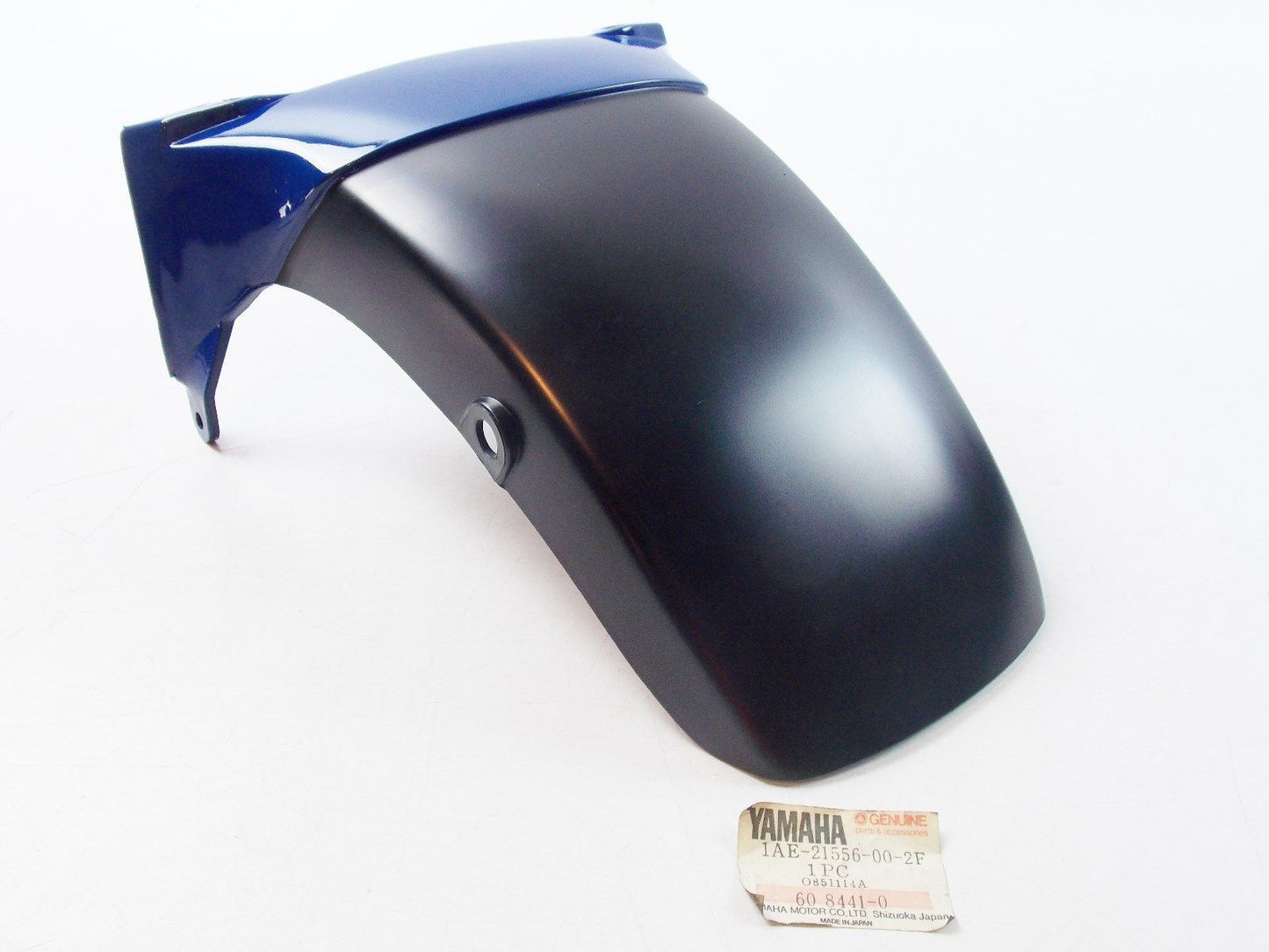 N0S OEM YAMAHA 1986  FRONT FENDER 2  FZ750  1AE-21556-00-2F - MotoRaider