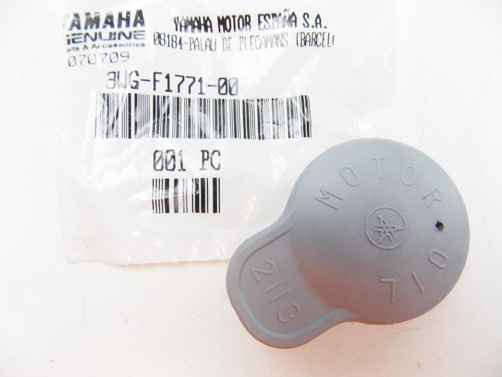 NOS YAMAHA 1990 1994-2000  BODY CAP TZR50 YN50 CY50 YA50  3WG-F1771-00 - MotoRaider