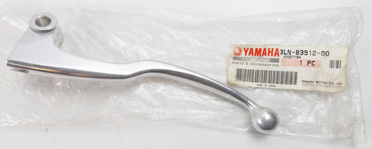 NOS YAMAHA 1995 1997 1998 2000 2002 2005 2007 YZF600 CLUTCH LEFT LEVER 3LN-83912 - MotoRaider
