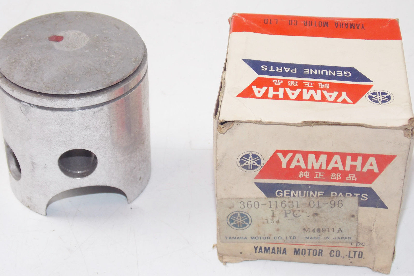 NOS YAMAHA 1973 1974 1975 RD350 CRANKCASE PISTON STANDARD SIZE 360-11631-01-96 - MotoRaider