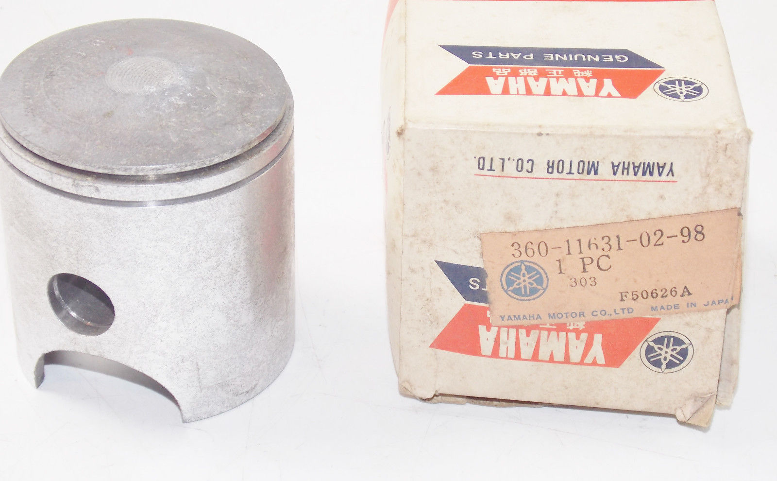 NOS YAMAHA 1974 1975 RD350 CRANKCASE PISTON STANDARD SIZE 360-11631-02-98 - MotoRaider