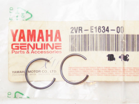 1pair NOS YAMAHA 1989 1992 1994 PISTON PIN CLIP DTR125 DT125 TZR125 2VR-E1634-00 - MotoRaider
