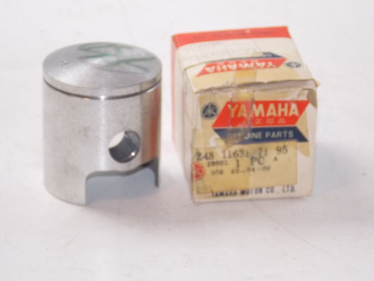 NOS YAMAHA  1969 1970 1971 PISTON STD AT1 ATM1 CT1  248-11631-71-95 - MotoRaider