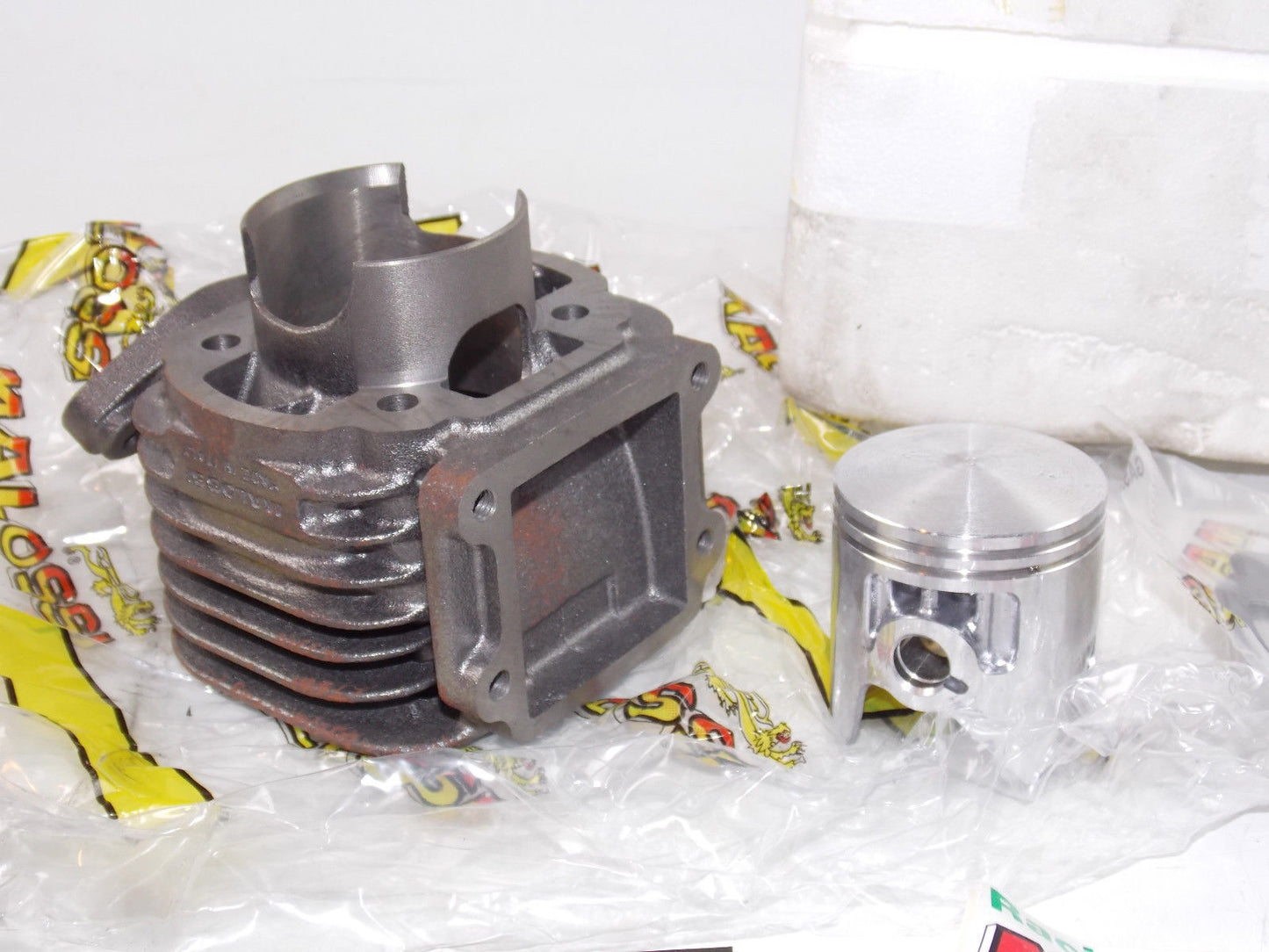 NOS 68cc MALOSSI KIT CYLINDER PISTON 47mm APRILIA GARELLI ITALJET LEM YAMAHA 3WW - MotoRaider