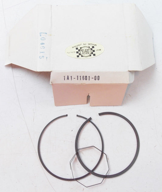 NOS YAMAHA 1979 KL PISTON RING SET STD RD400   1A1-11601-00 - MotoRaider