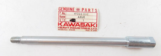 NOS KAWASAKI 1970-1975 FRONT AXLE F7 G31   41068-032 - MotoRaider