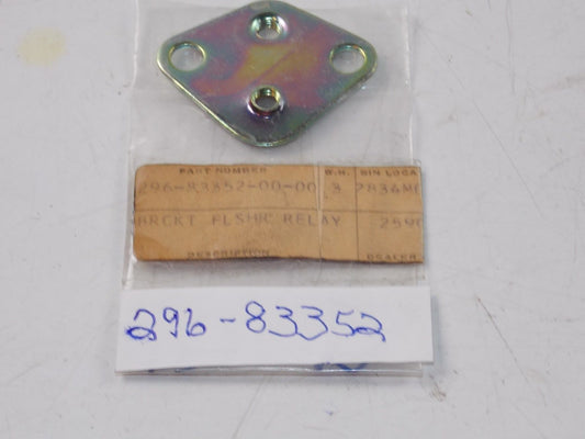 NOS YAMAHA 1972 BRACKET FLASHER RELAY 1 U7E  296-83352-00 - MotoRaider