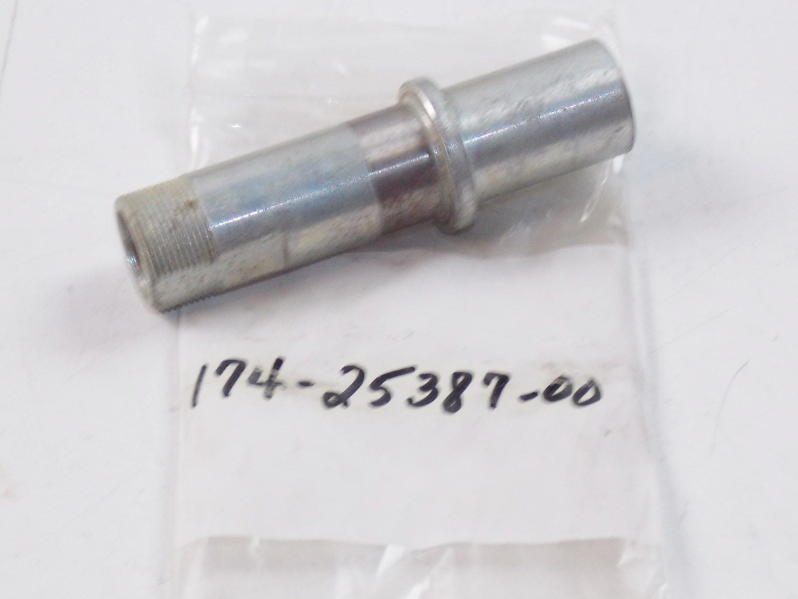 NOS YAMAHA 1967-68 1972 1974-76 R WHEEL SPROCKET AXLE CS3/5 RD200  174-25387-00 - MotoRaider