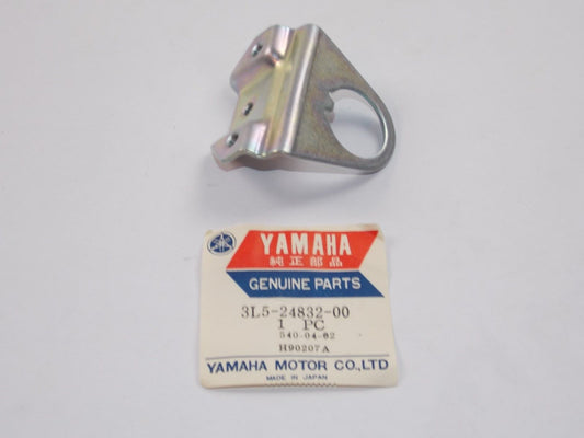 NOS YAMAHA  1979-1987 CARRIER BACKET QT50   3L5-24832-00 - MotoRaider