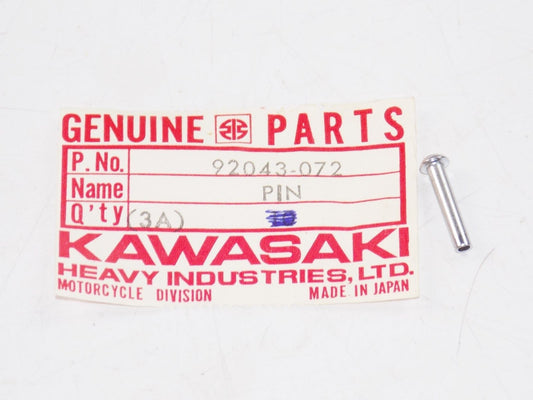 NOS KAWASAKI 1969-1976 FUEL TANK HOOK PIN (FOUR) H1/2 S2 KH500 - MotoRaider