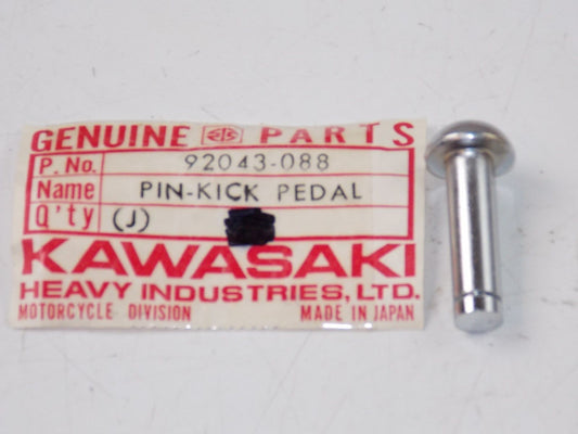NOS KAWASAKI 1971-1979 PIN KICK PEDAL (2) F6/7 KD175 KE175  92043-088 - MotoRaider