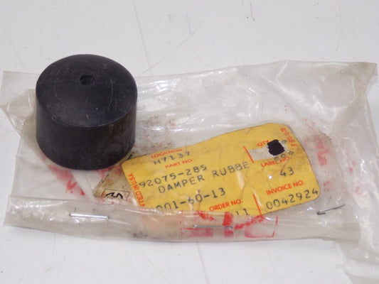 NOS KAWASAKI 1976 1977 1978 1979 MAIN STAND RUBBER DAMPER KZ750  92075-285 - MotoRaider