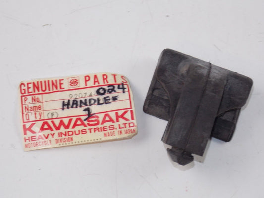 NOS KAWASAKI 1973-1980 RUBBER CASE HANDLE PLUG Z1 KZ900 KZ1000 92074-024 - MotoRaider