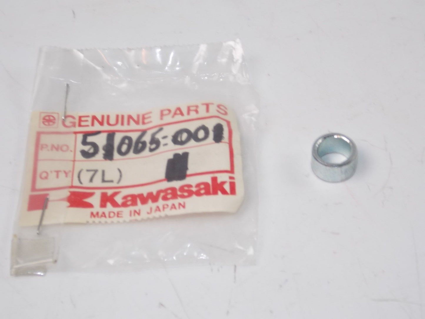 NOS KAWASAKI 1967-1976 GAS TANK CAP SPACER C2 F3/6/7 KH500 KV100 51065-001 - MotoRaider