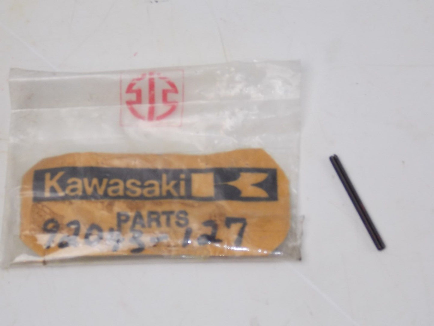 NOS KAWASAKI 1969-2004 CAP HINGE PIN KH125 KZ1000/200/650/400 S1/2  92043-127 - MotoRaider
