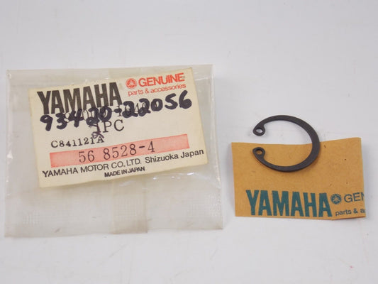 NOS YAMAHA 1980 1981 REAR WHEEL CIRCLIP YT125  93420-22056 - MotoRaider
