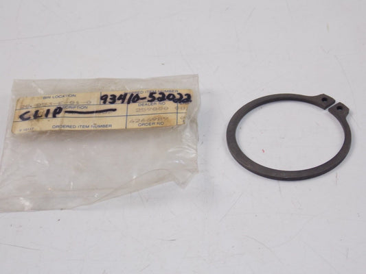 NOS YAMAHA  1974 1975 S-TYPE CIRCLIP AT1 RT1 CT1 YZ125 MX125 DT1  93410-52022 - MotoRaider