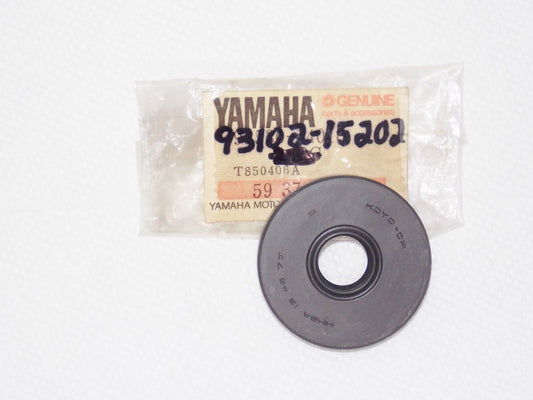 NOS YAMAHA 1980-1981 LC50G LC50H TRANSMISSION OIL SEAL SD-TYPE 93102-15202 - MotoRaider