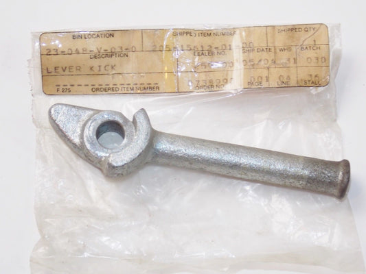 NOS OEM YAMAHA 68-72 YG5T/S AS2C L5T/TACS3B/C G6S/SB LEVER KICK # 205-15612-01 - MotoRaider