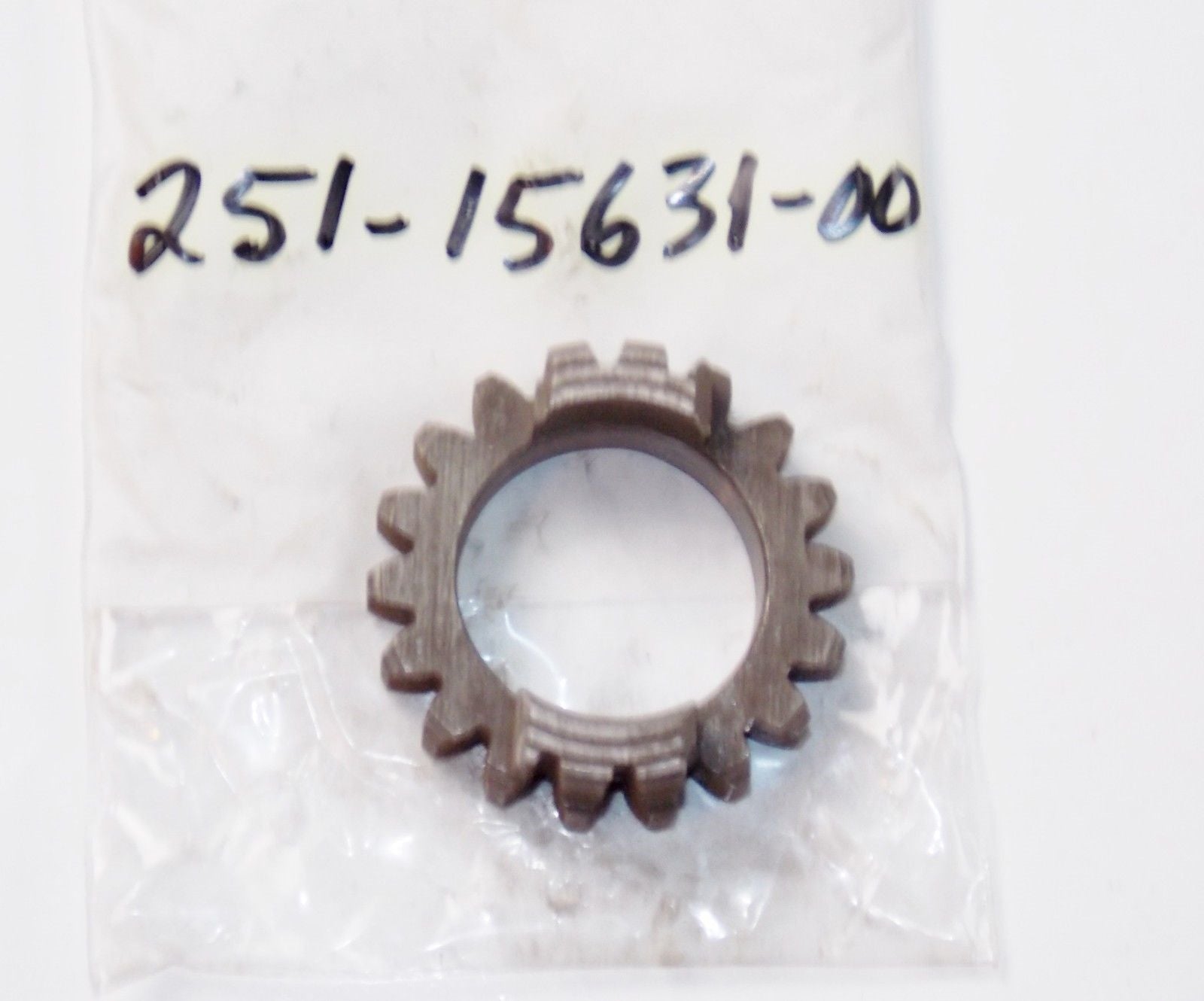 NOS GEAR KICK PINION YAMAHA 70-76 AT1B ATM1B CT1B RD200A/B/C 251-15631-00 / 01 - MotoRaider