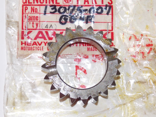 NOS KAWASAKI 1970-1975 KICKSTARTER PINION F5 F8 F9  13075-007 - MotoRaider