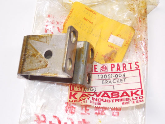 NOS KAWASAKI 1977-1981 UPPER IDLE BRACKET KZ1300 KZ1000  12051-004 - MotoRaider