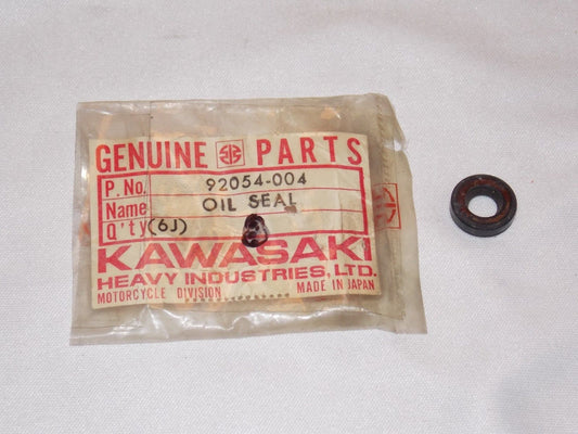 NOS KAWASAKI 1966-1978 OIL SEAL W1/2 F5-9&11 H1 KH400 KE175  92054-004 - MotoRaider