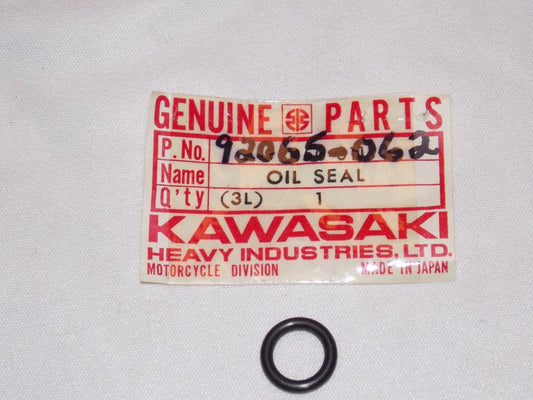 NOS KAWASAKI 1967-1981 FUEL COCK O-RING C2 G3/4/5 MC1 KD80 KT250  92065-062 - MotoRaider