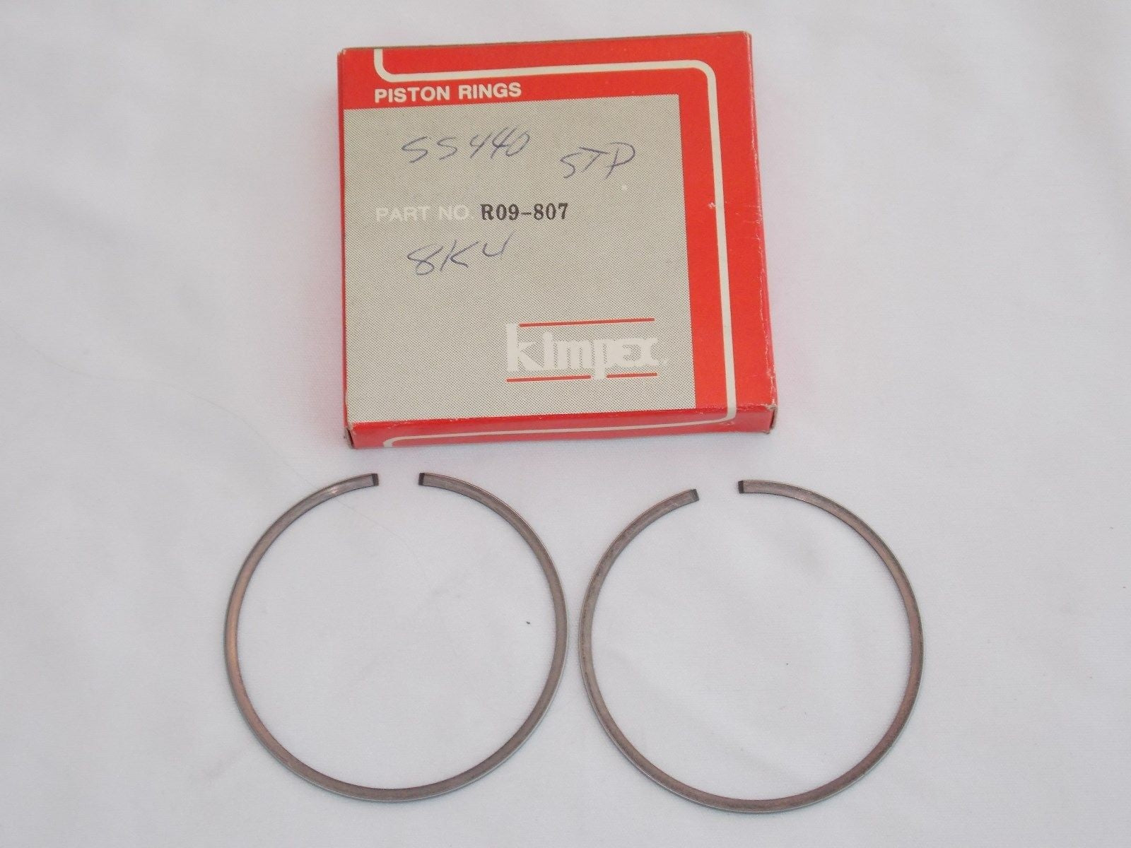NOS YAMAHA 1980-1985  PISTON RINGS SS440  R09-807 - MotoRaider