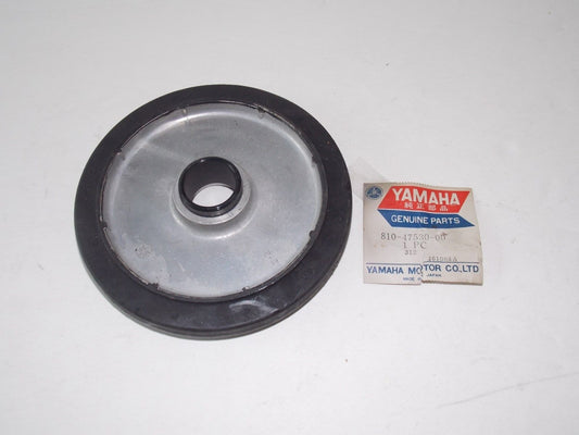 NOS OEM YAMAHA 1970-1974 1976 1977 WHEEL GUIDE SRX440 SW396 GS300  810-47530-00 - MotoRaider
